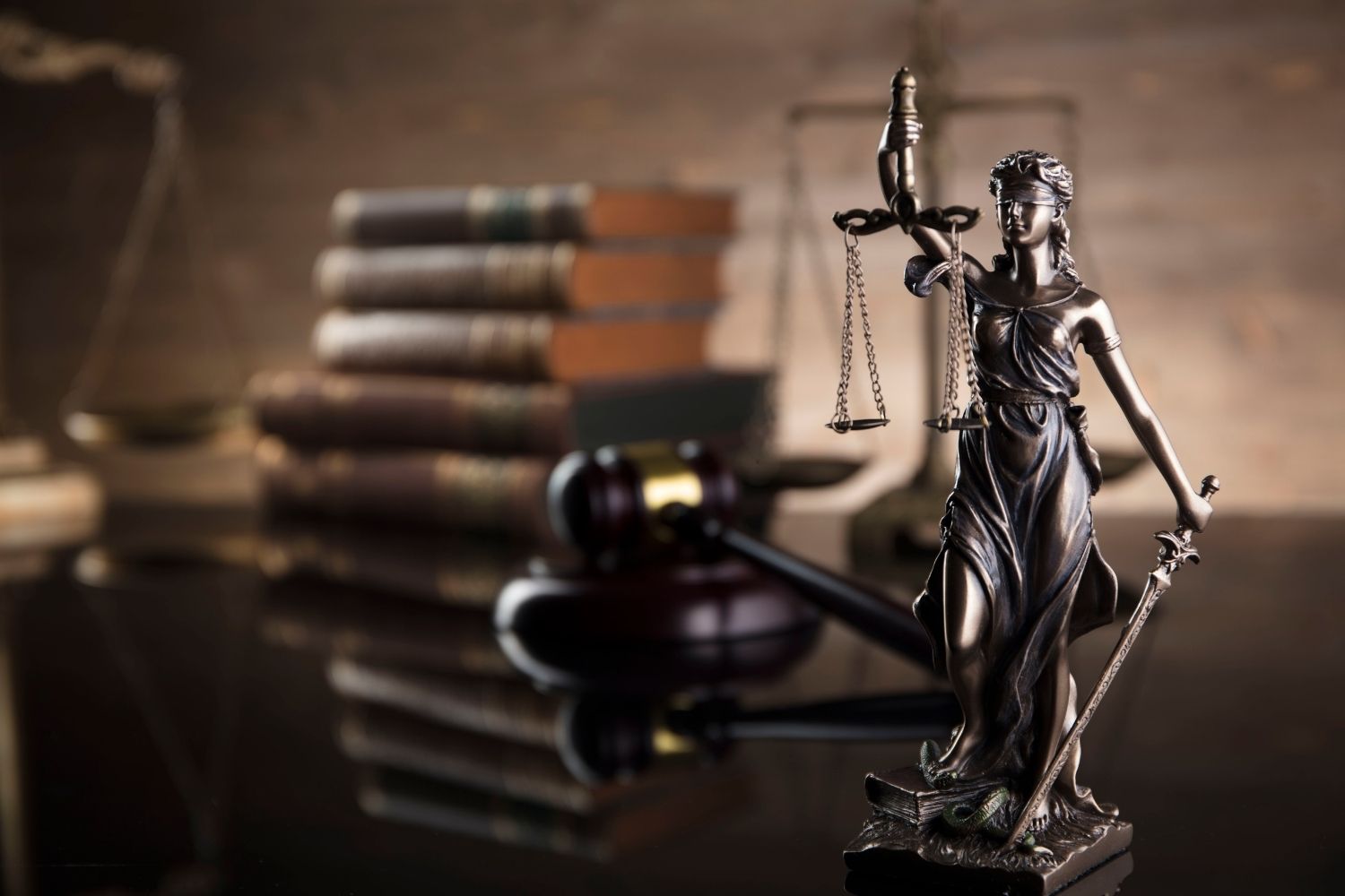 Comment devenir avocat en droit international à Montréal?